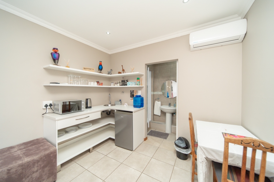 9 Bedroom Property for Sale in Nahoon Eastern Cape